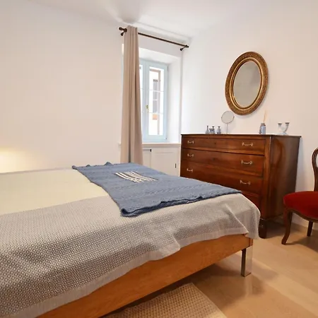 Sunny With Sea View - One Bedroom With Sea View *